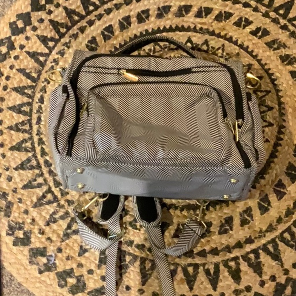 Ju-Ju-Be Black and White Baby Bag